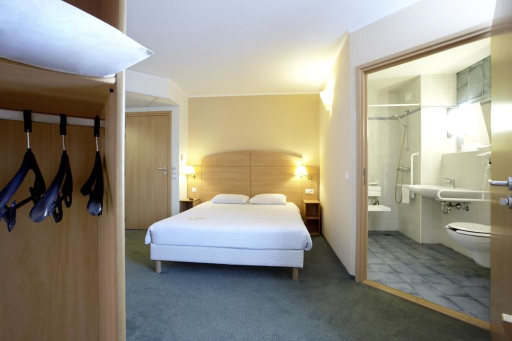 Campanile Hotel 2*