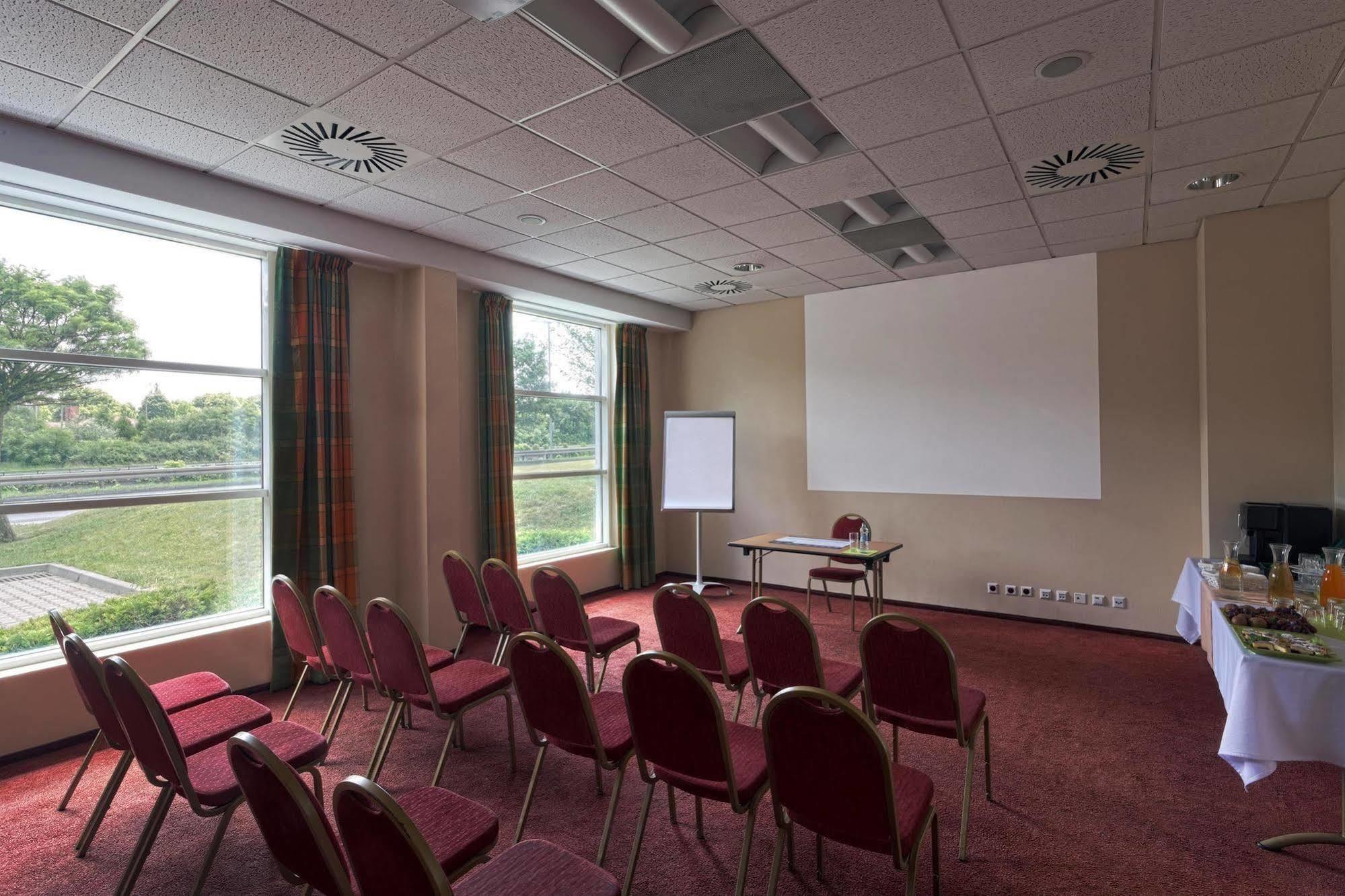 Hotel Campanile 2*